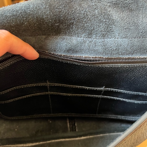 Vintage Dooney and Bourke Essex Pebbled Leather Purse - Picture 6 of 9